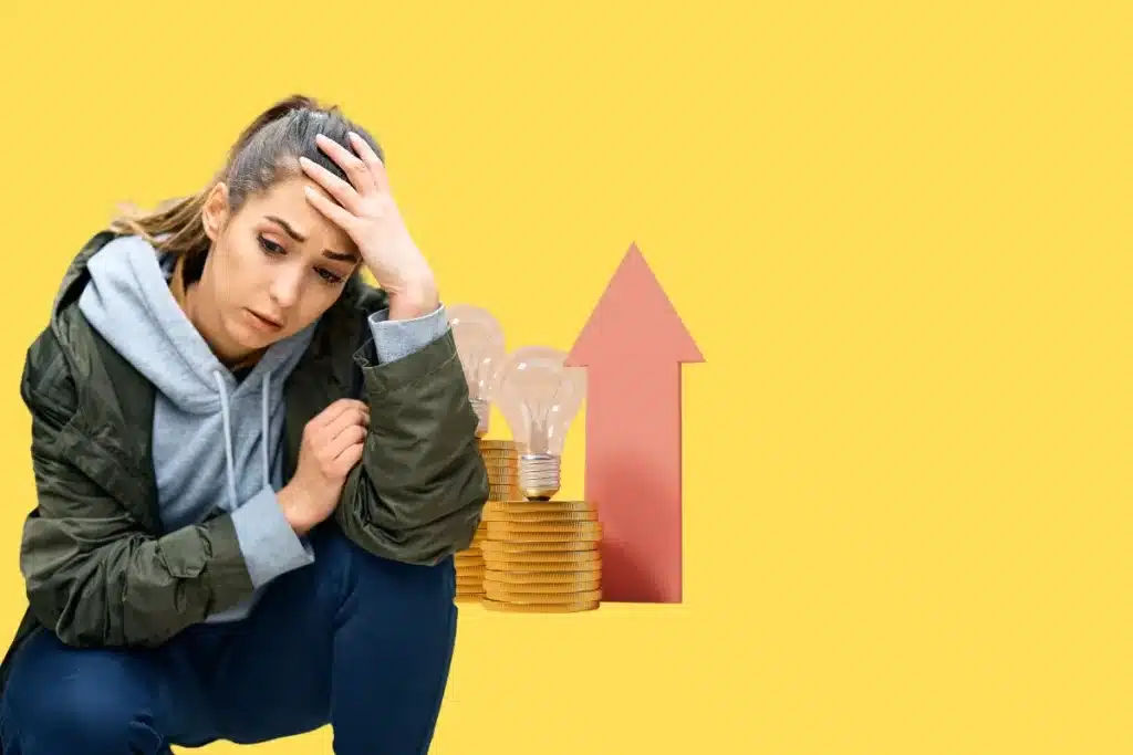 le prix du pellet a connu une véritable explosion, atteignant un niveau record de 450 euros la tonne, accompagné d'une pénurie inquiétante. Cependant, malgré un retour à des niveaux plus raisonnables et une disponibilité des stocks, le prix reste encore bien supérieur aux 300 euros la tonne pratiqués avant 2021.